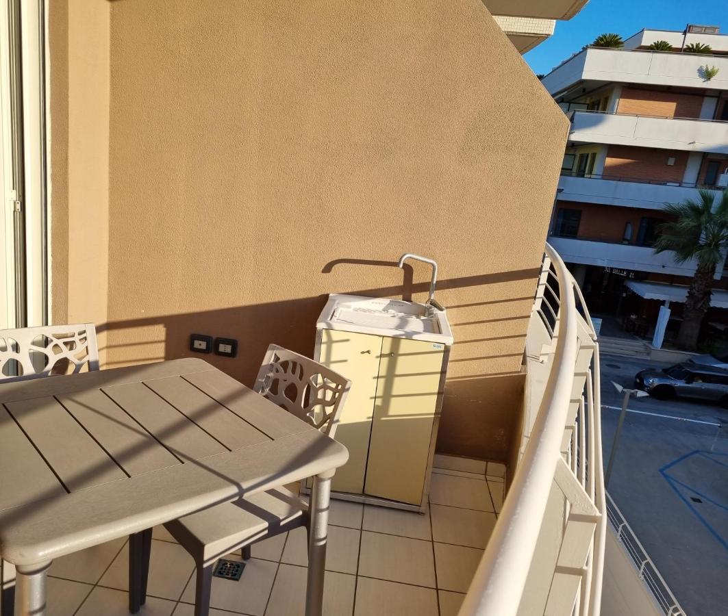 Casamare Alba Adriatica Frontemare Lejlighed Eksteriør billede